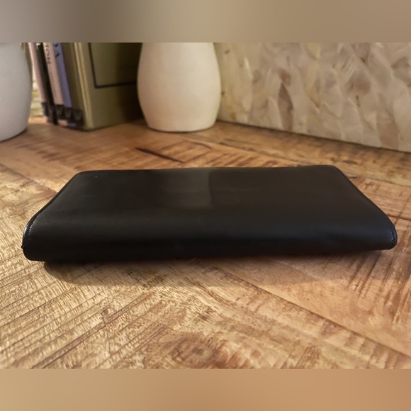 GUCCI Leather Single Fold Long Wallet in Black - Picture 8 of 11